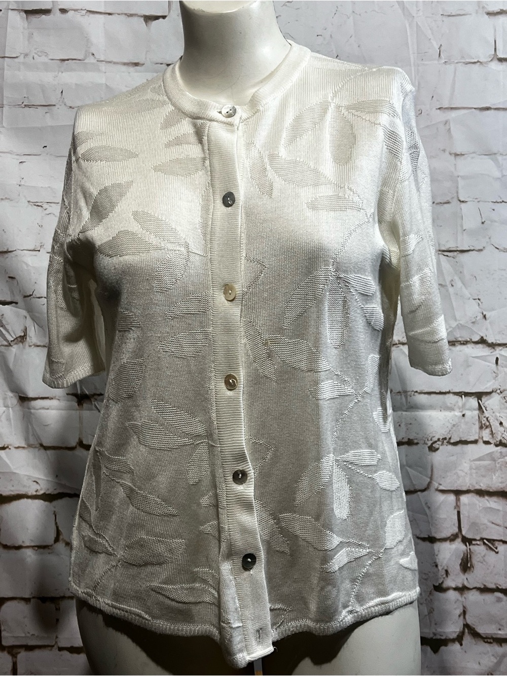 WoolWorths Vintage Women's Short Sleeve Knit Cardigan - Cream Button-Front Large